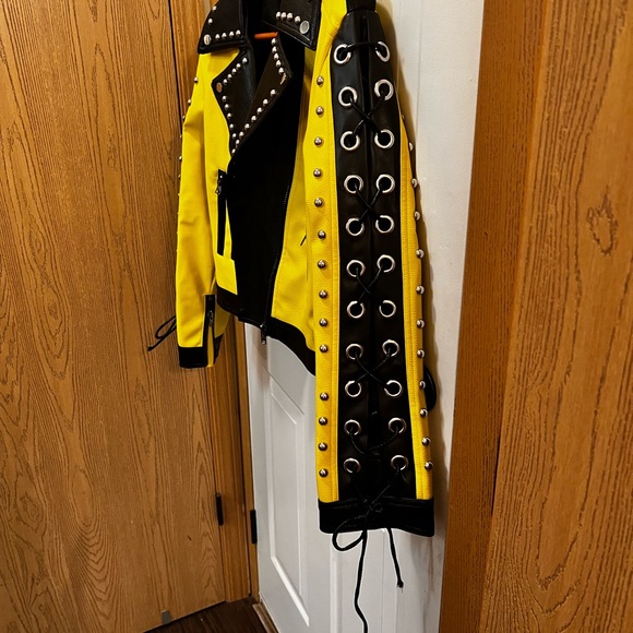 Beautiful leather jacket. - Picture 5 of 5